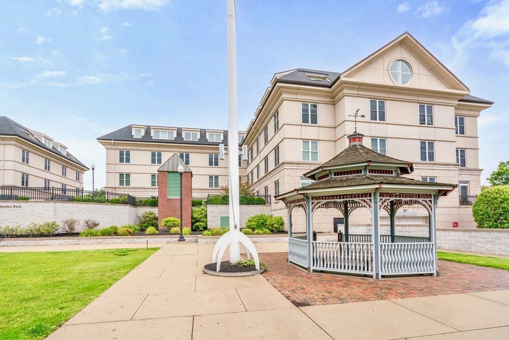 73 Chelsea St Unit: 104