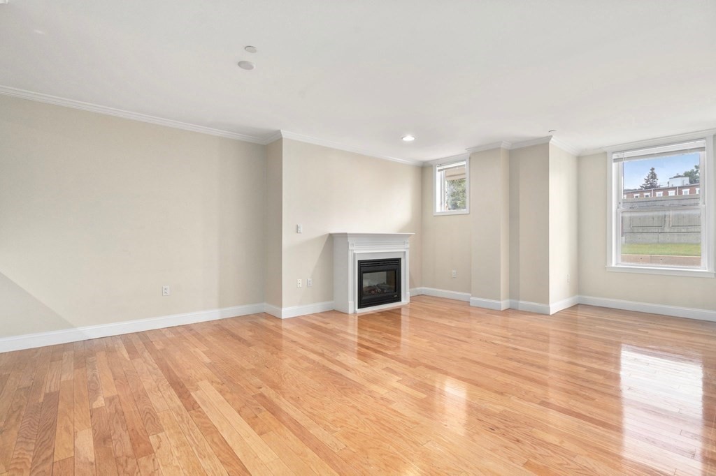 73 Chelsea St Unit: 104