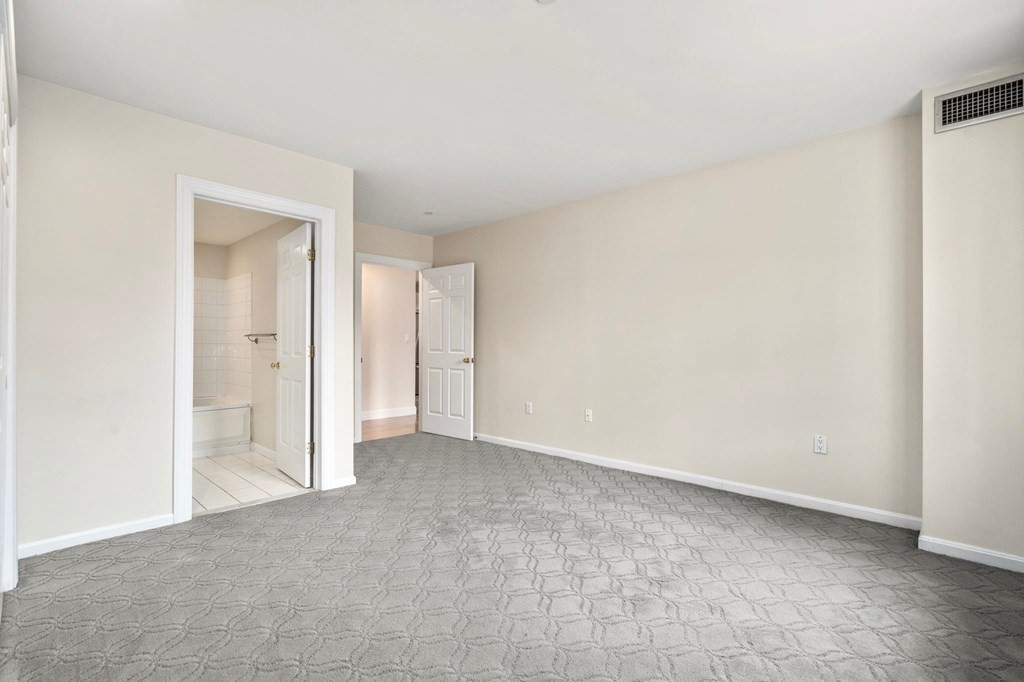 73 Chelsea St Unit: 104