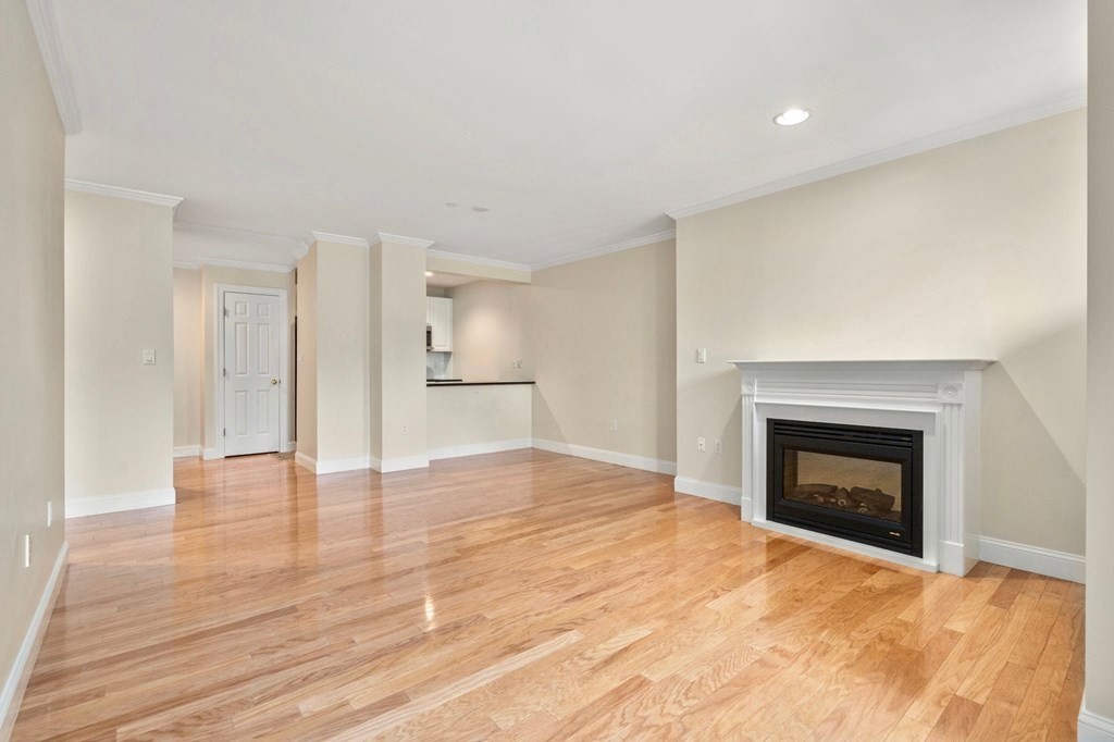73 Chelsea St Unit: 104