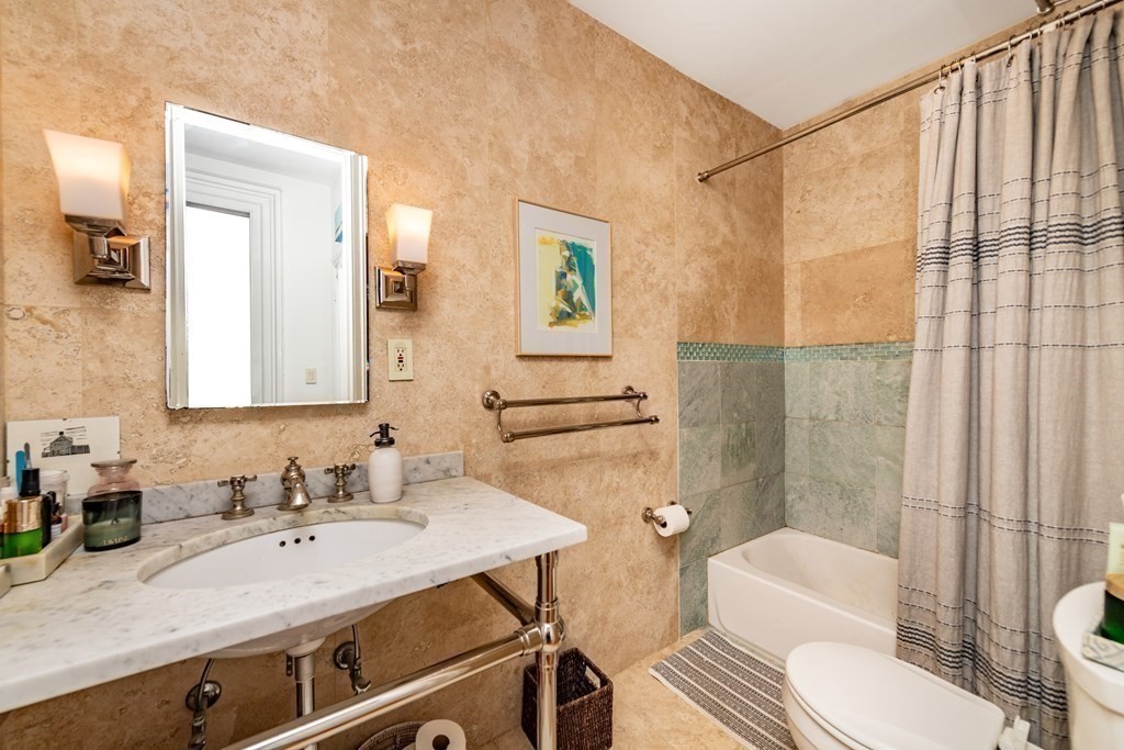 46 Commonwealth Ave. Unit: 5