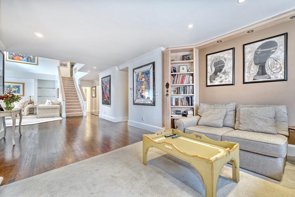 206 Allandale Rd # 3B