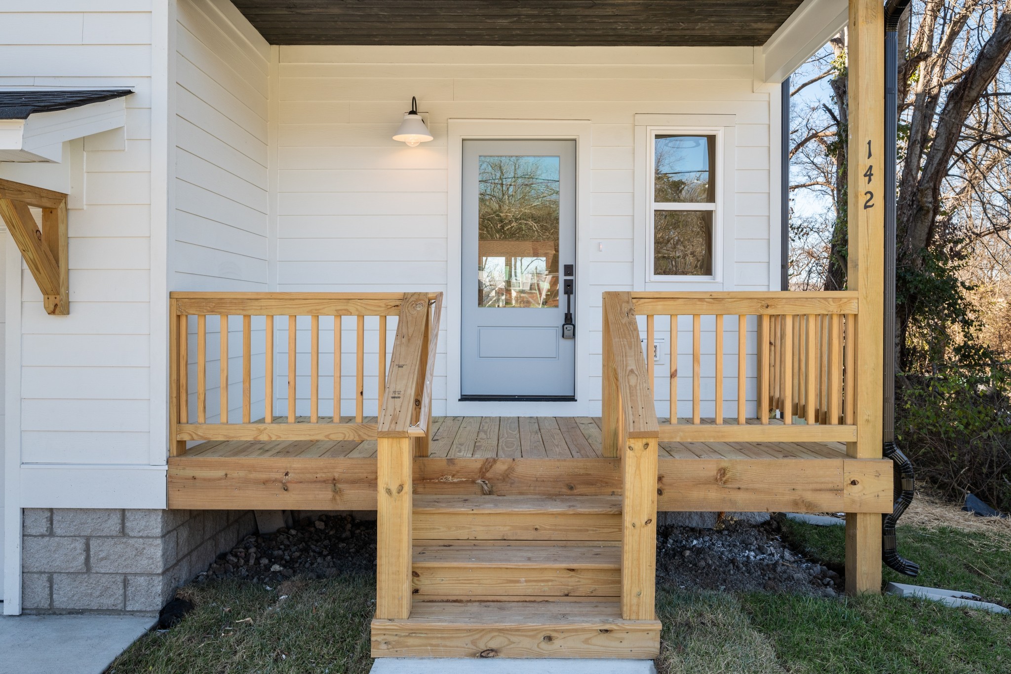 142 Lanier Dr