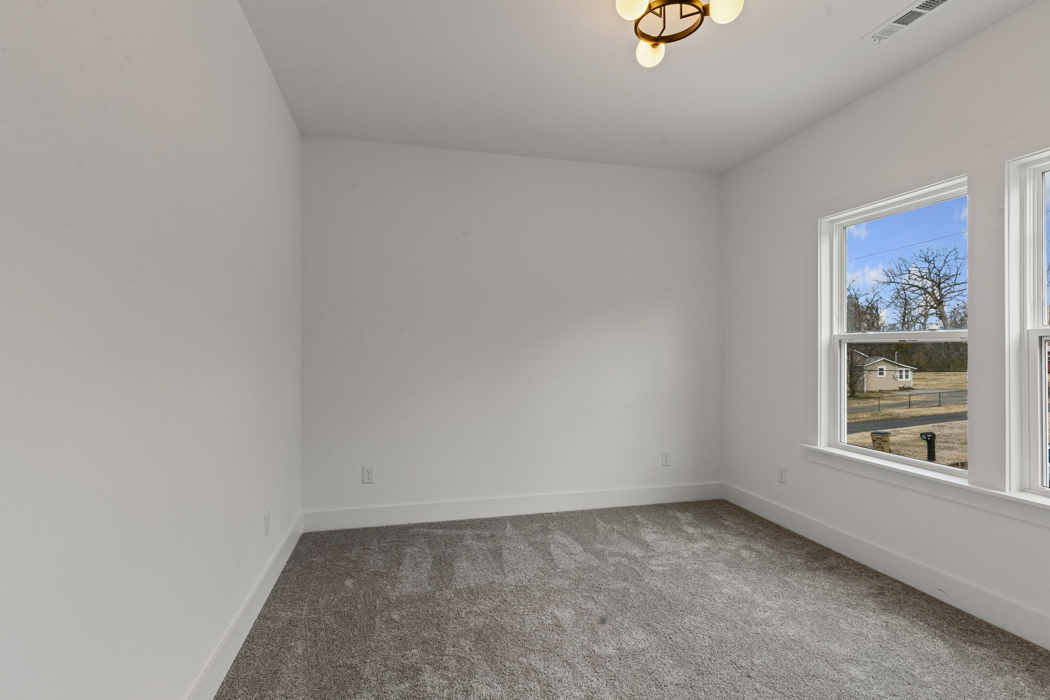 144 Lanier Dr