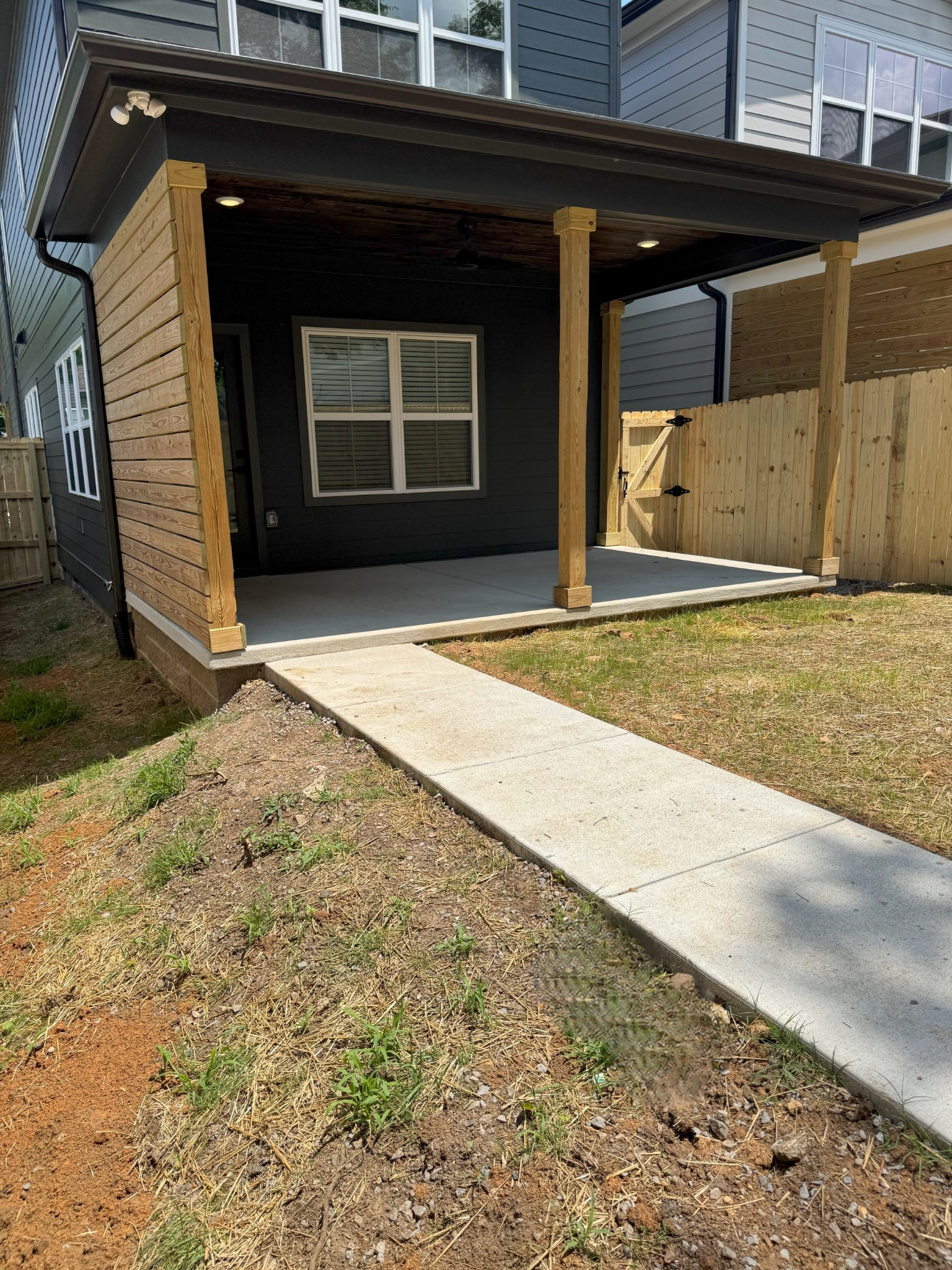 1721B Pecan St