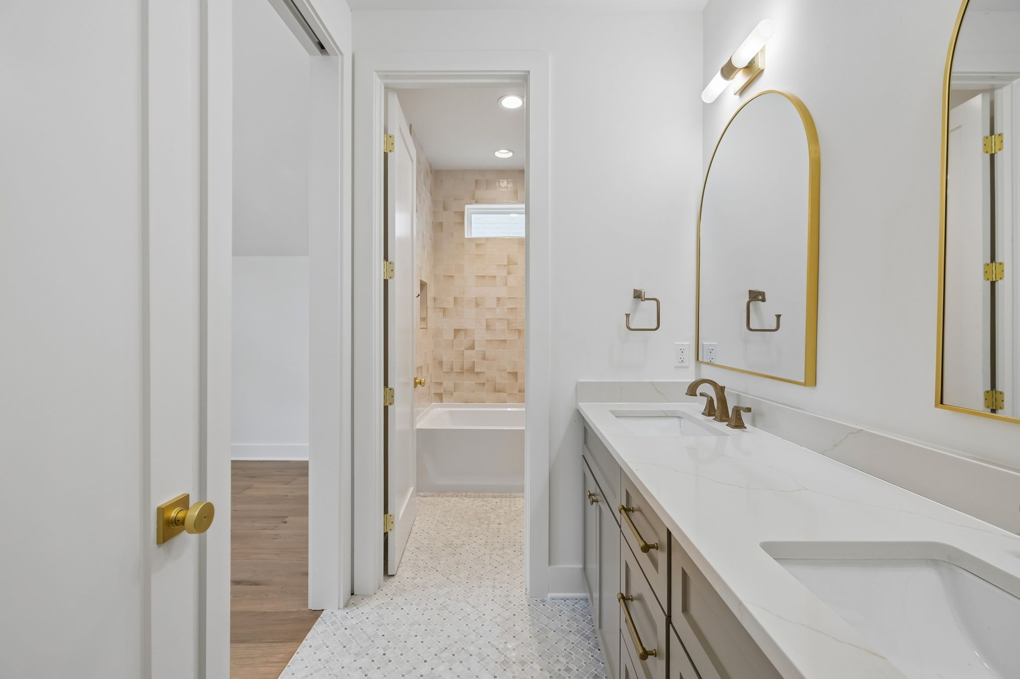 6413 Ranchero Dr Unit: B
