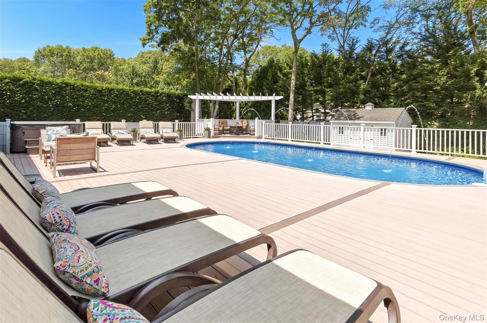 18 Squires Avenue