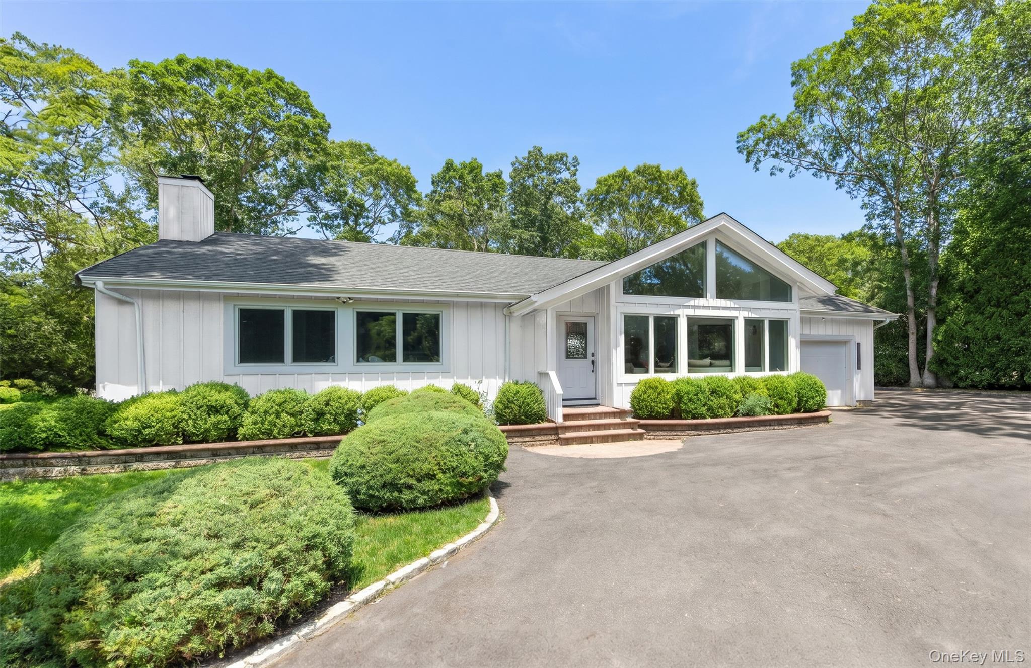 18 Squires Avenue