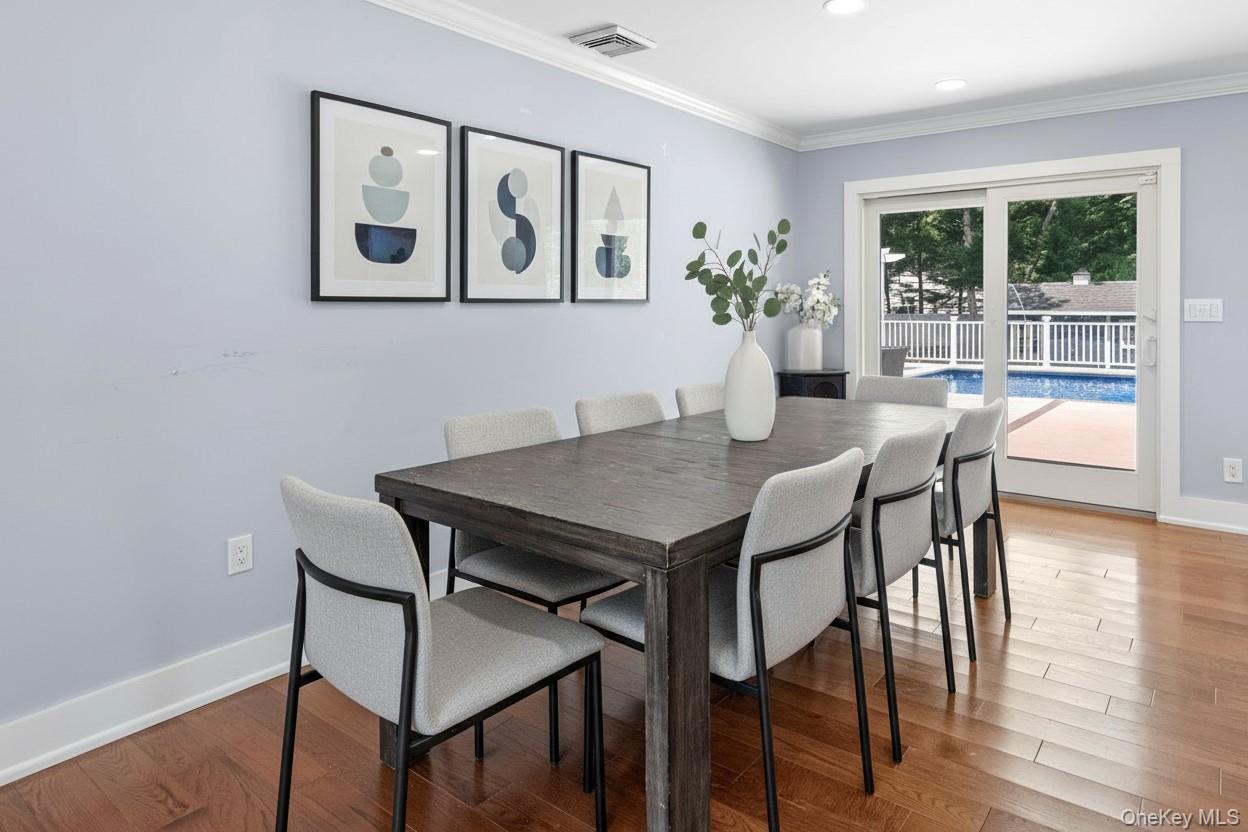 18 Squires Avenue
