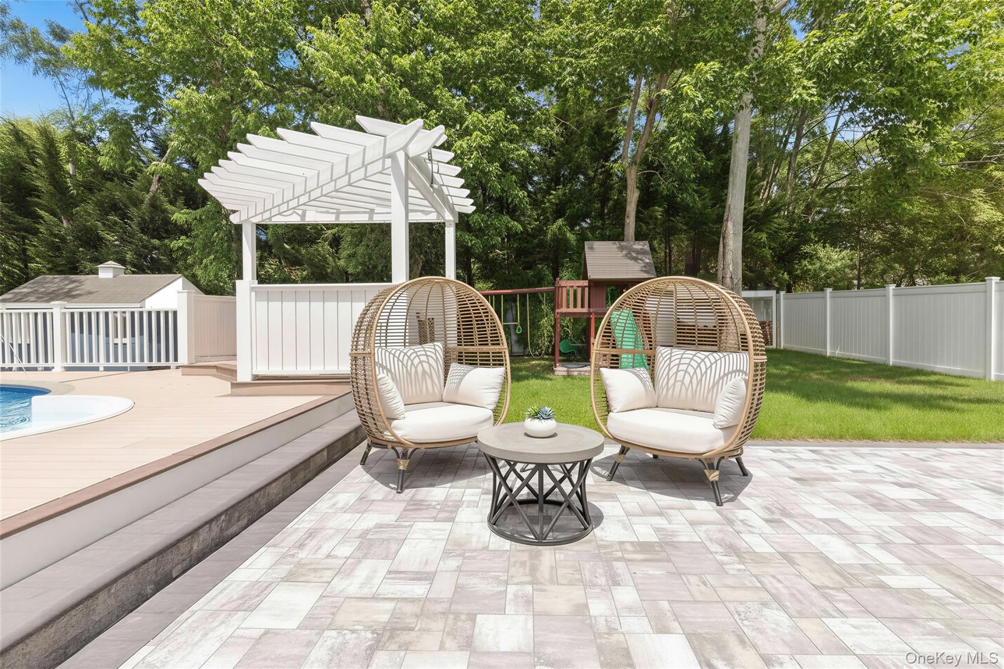 18 Squires Avenue