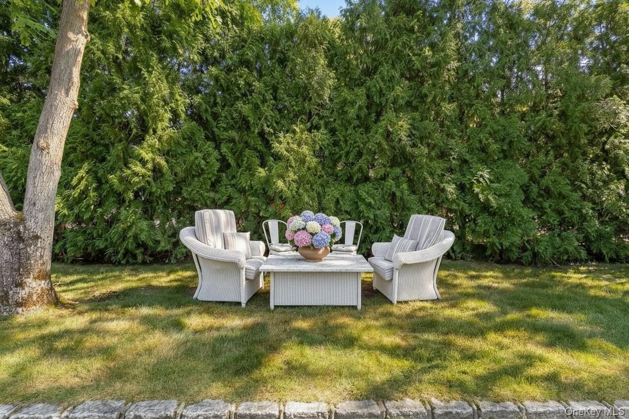 18 Squires Avenue