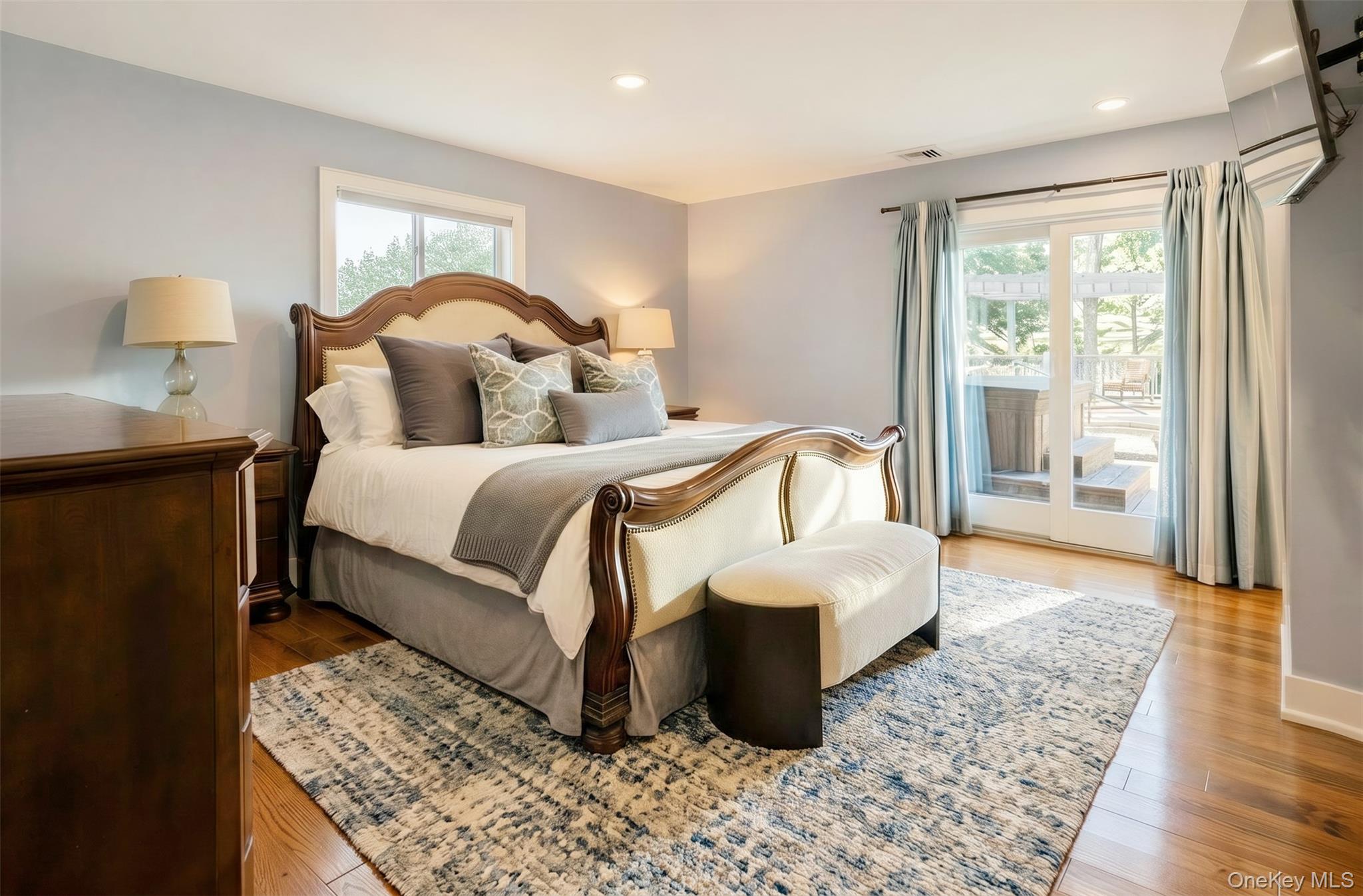 18 Squires Avenue