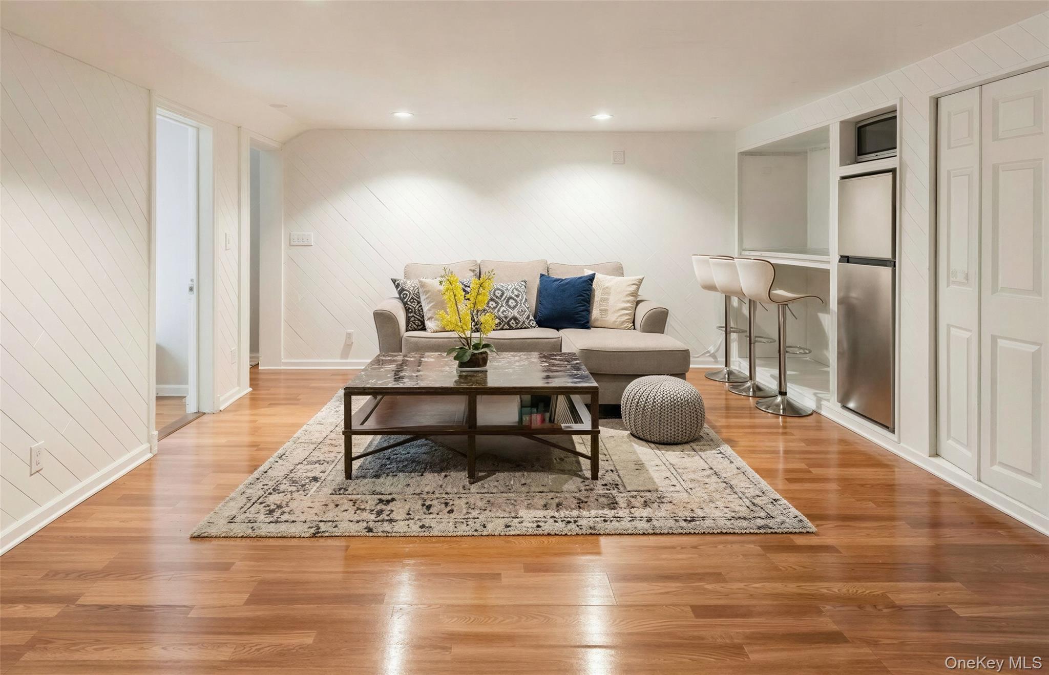 18 Squires Avenue