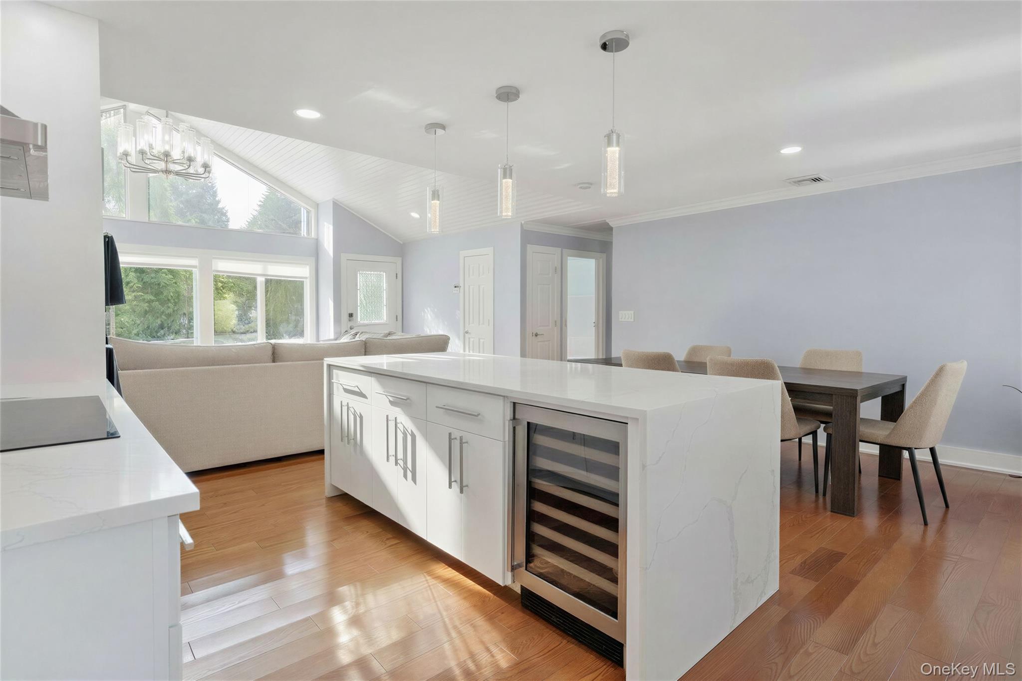 18 Squires Avenue