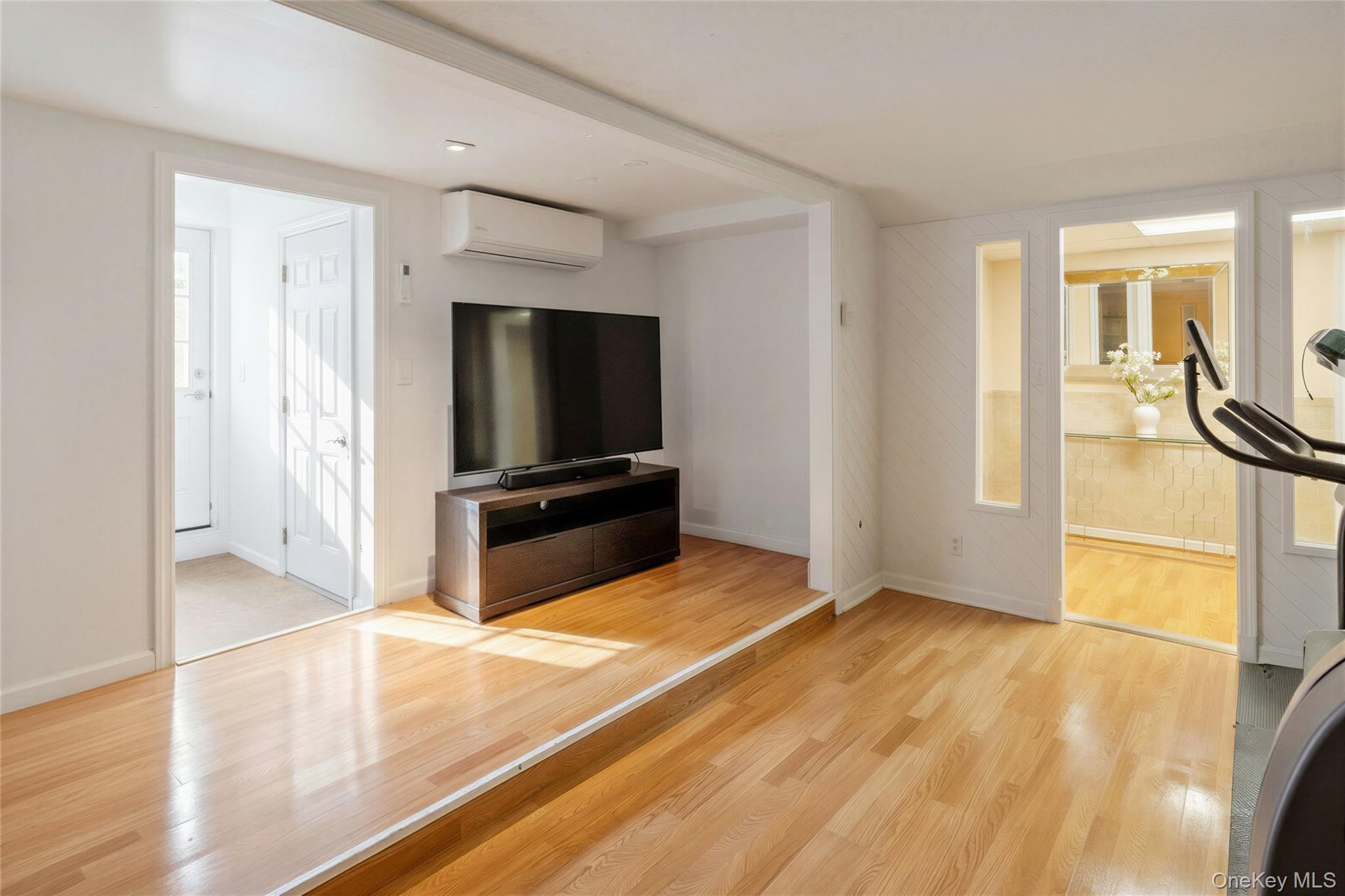 18 Squires Avenue