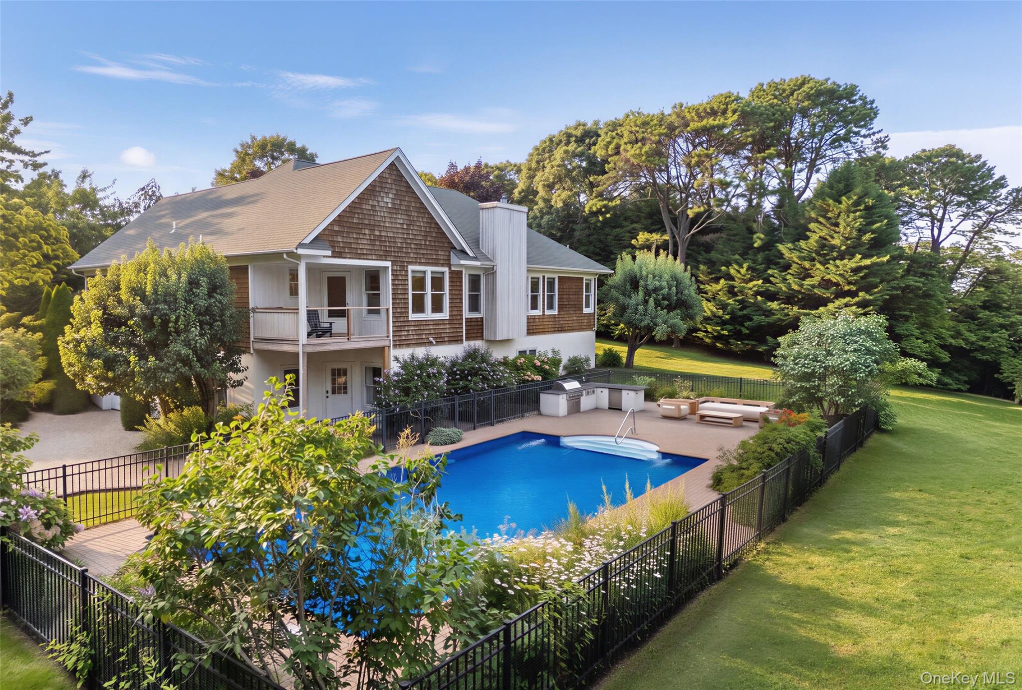 10 Peconic View Court