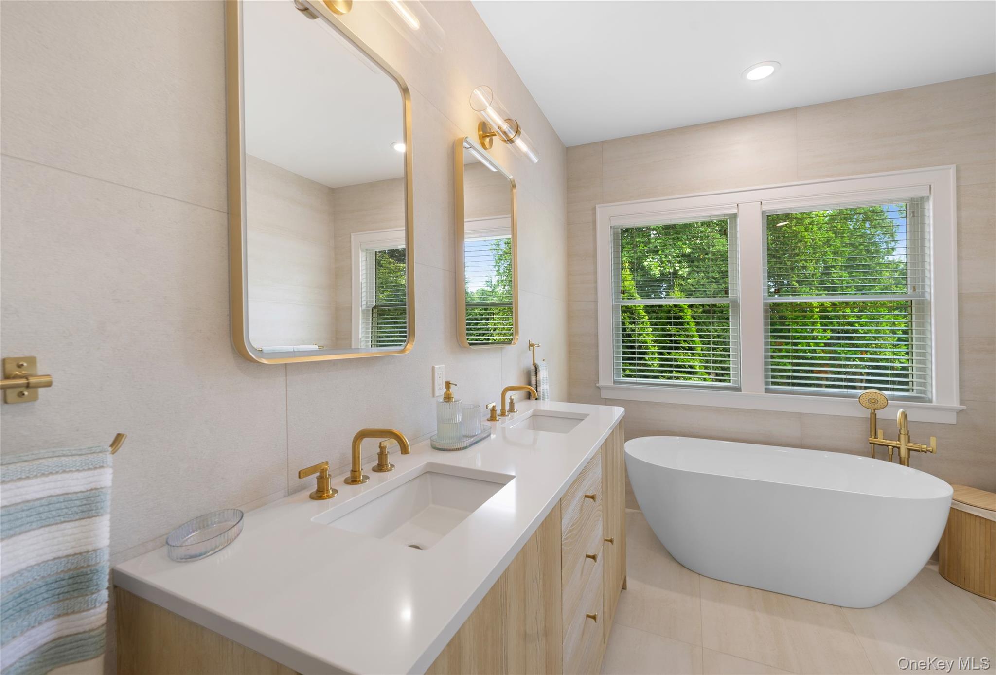 10 Peconic View Court