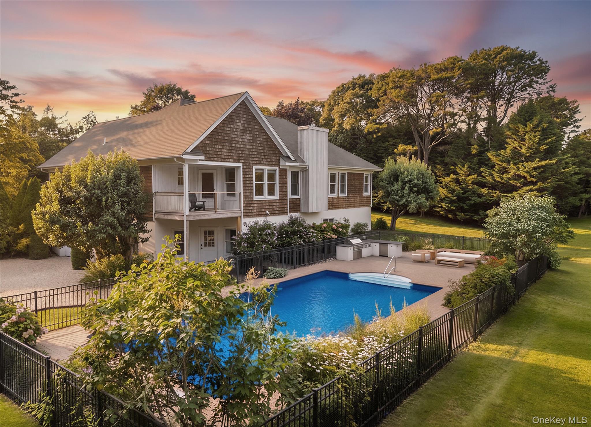 10 Peconic View Court