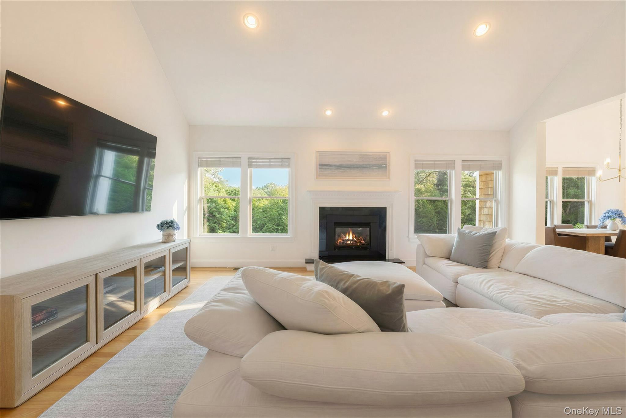 10 Peconic View Court