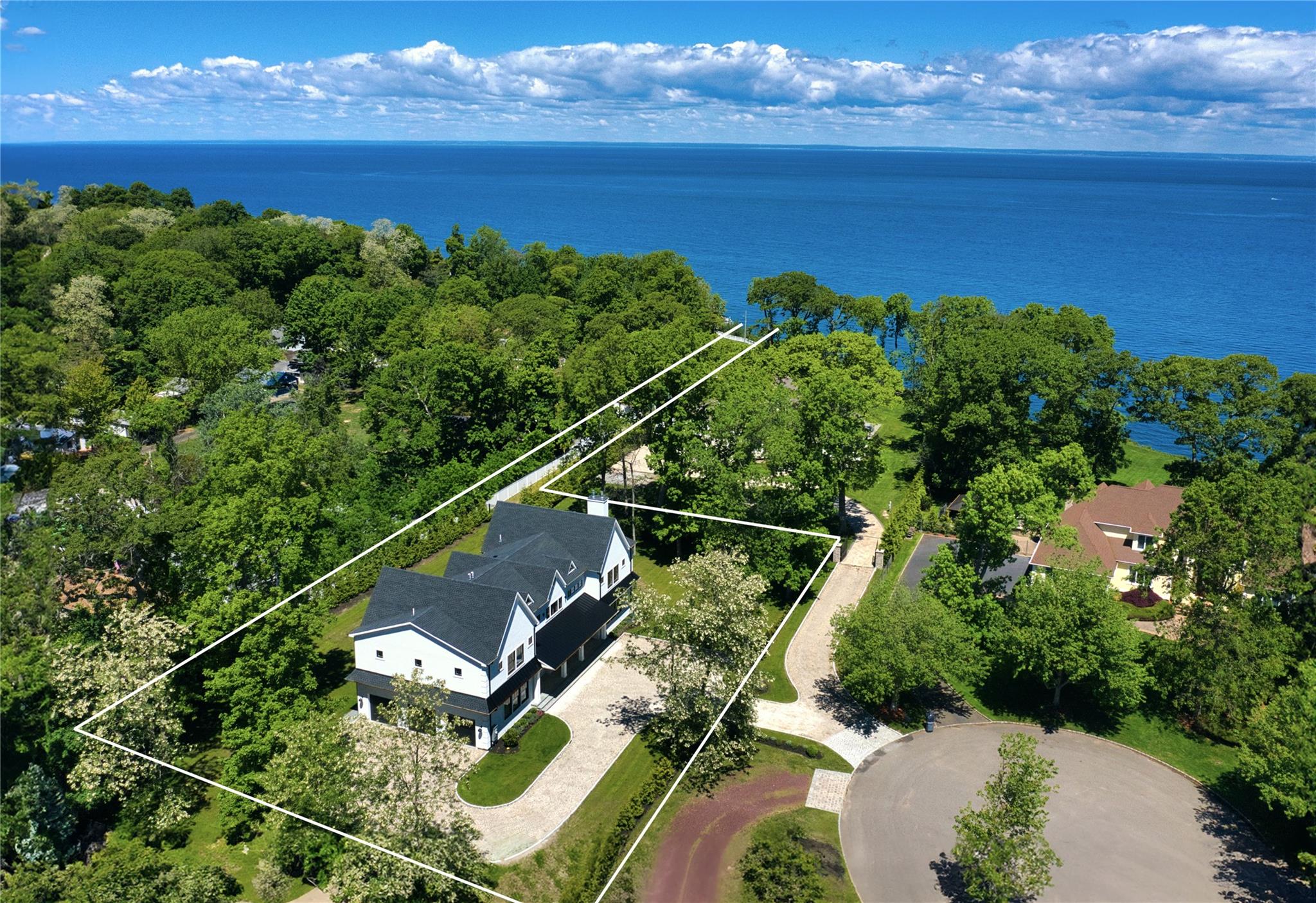 110 Crescent Court