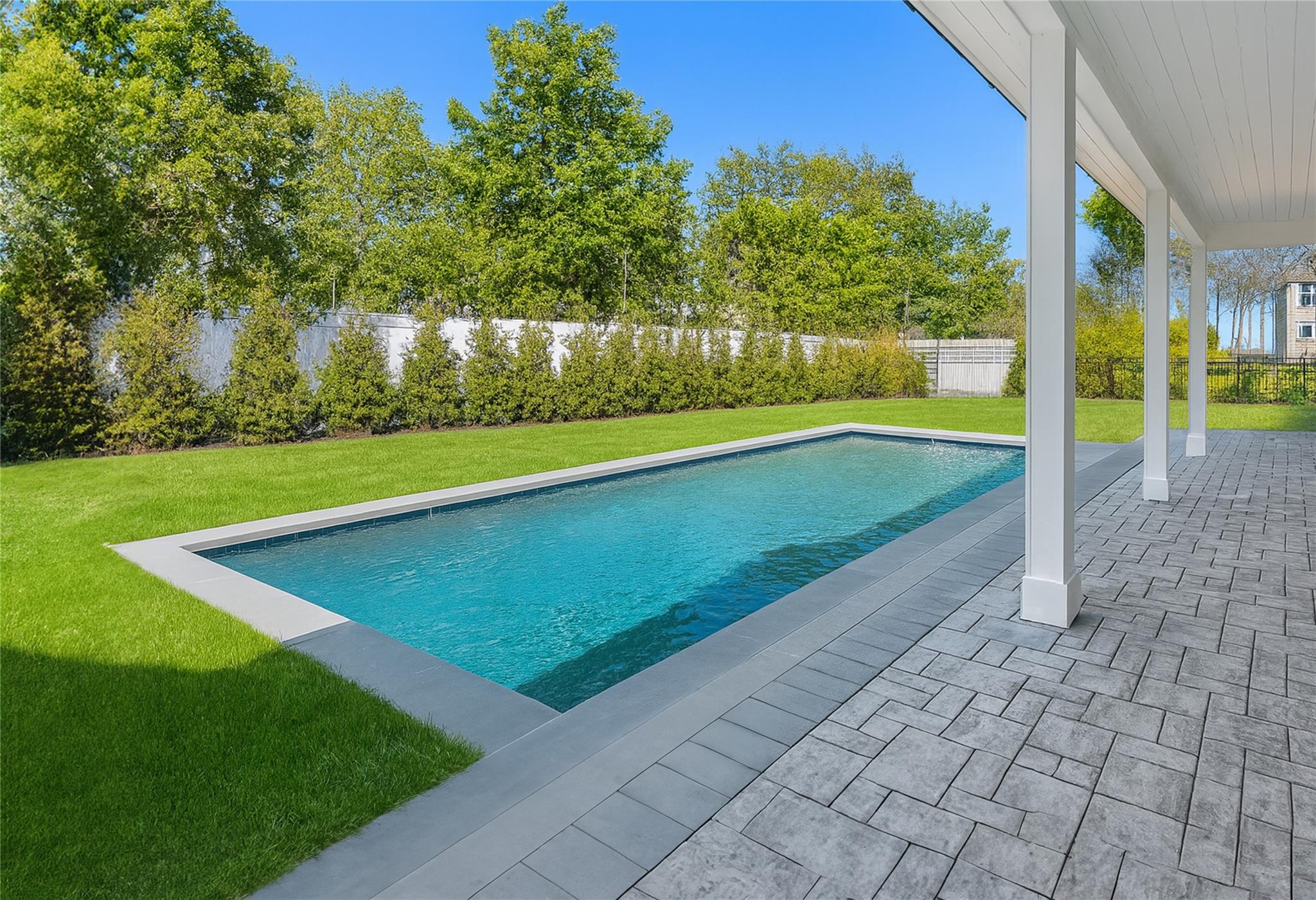 110 Crescent Court