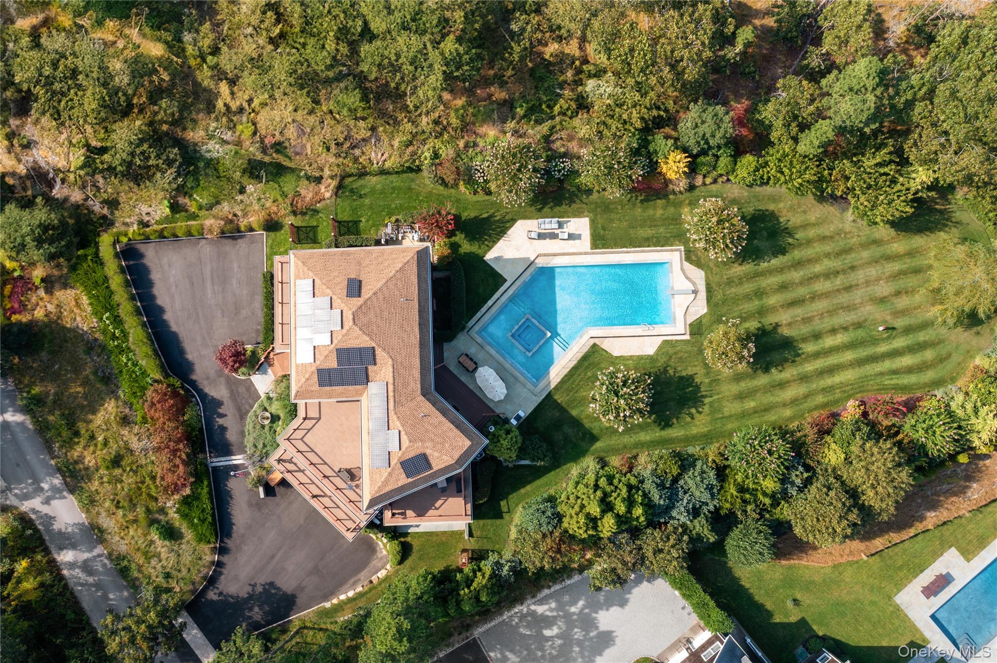 89 Old Canoe Place Road