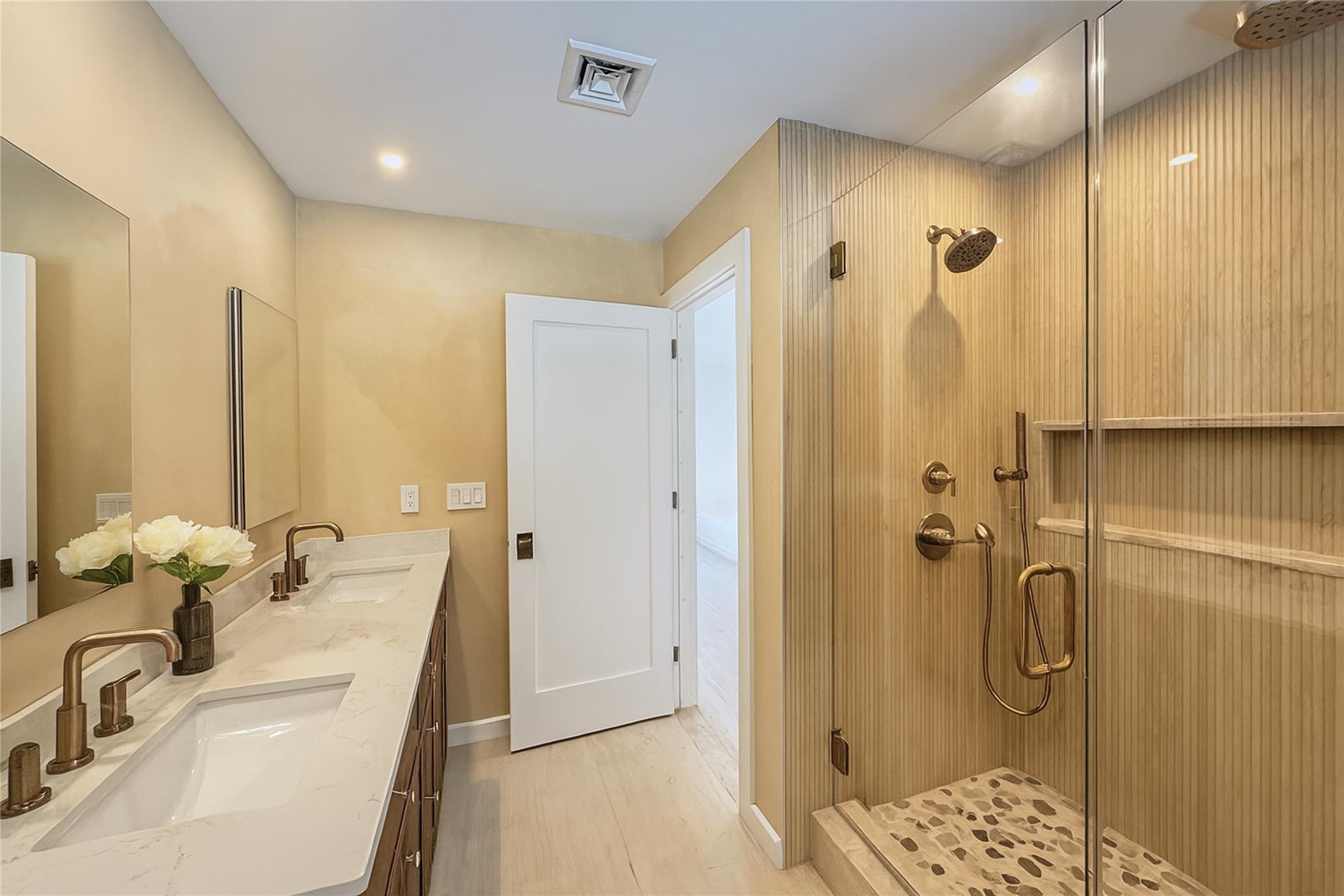 4 Pine Tree Court