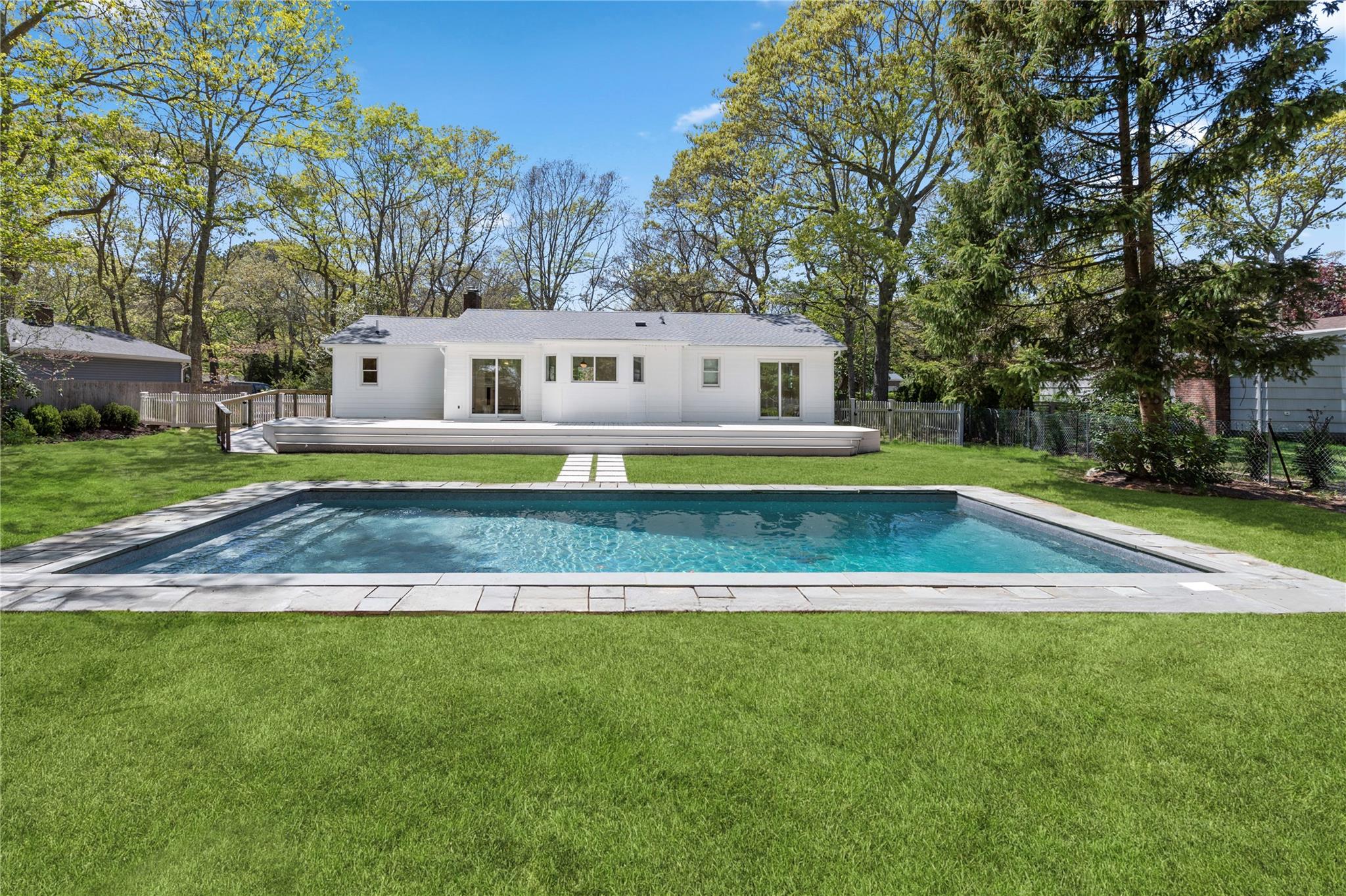 4 Pine Tree Court