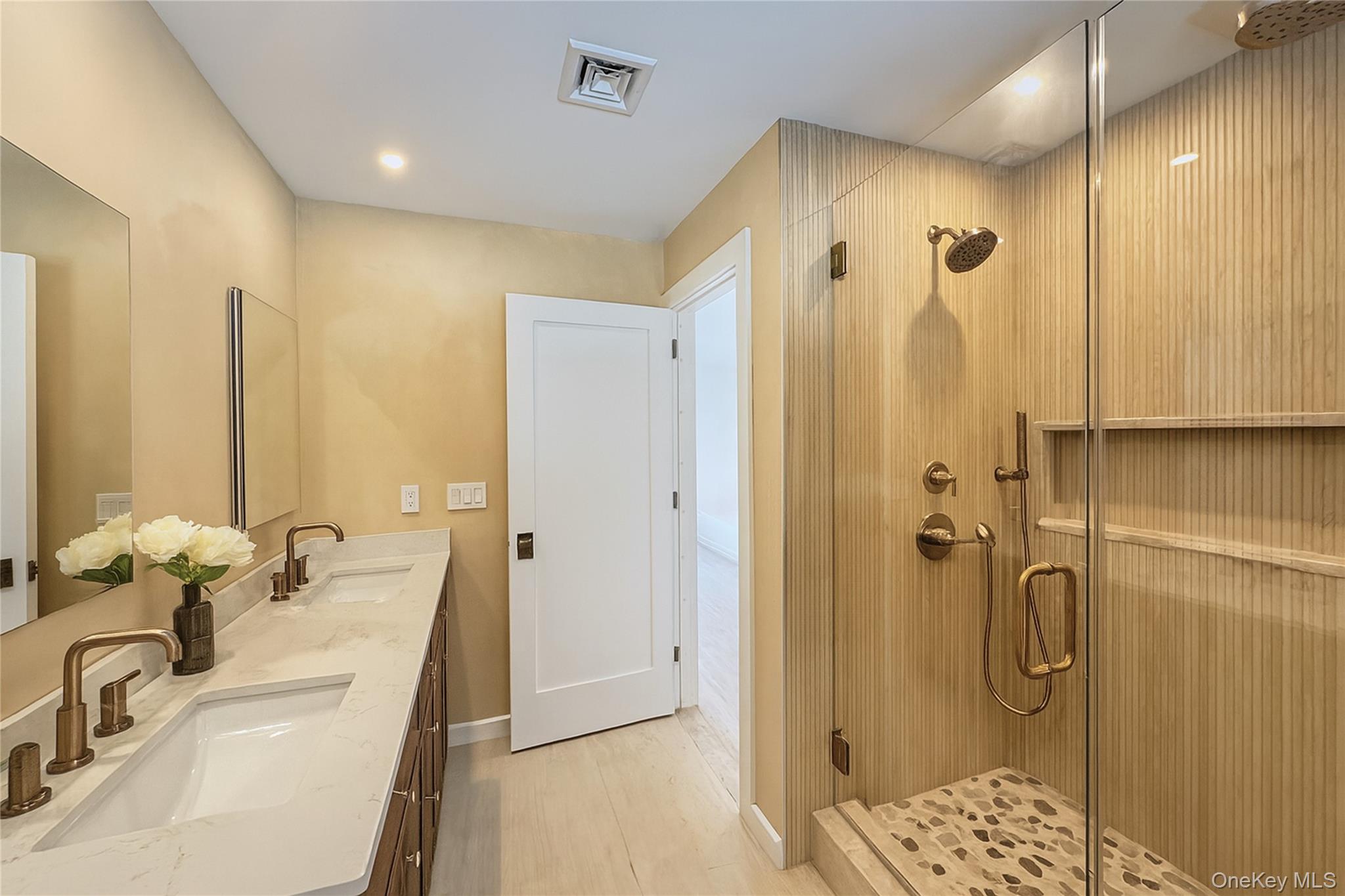 4 Pine Tree Court