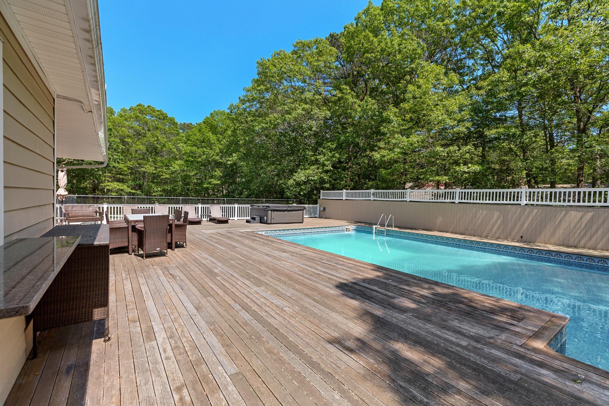 60 Quogue Riverhead Road