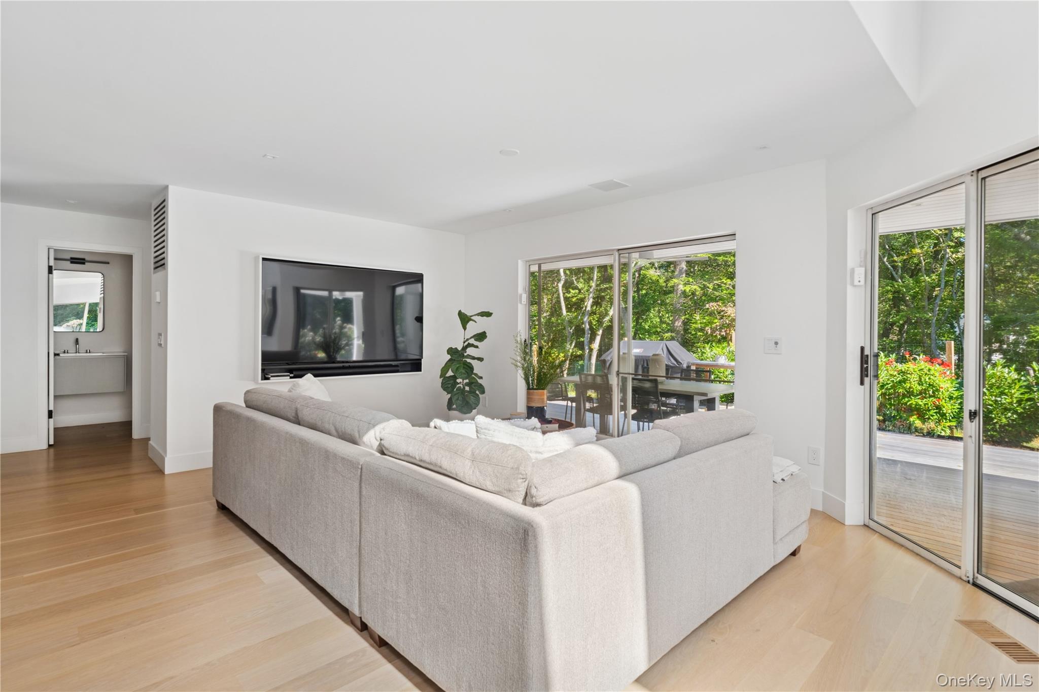 10 Lakewood Lane