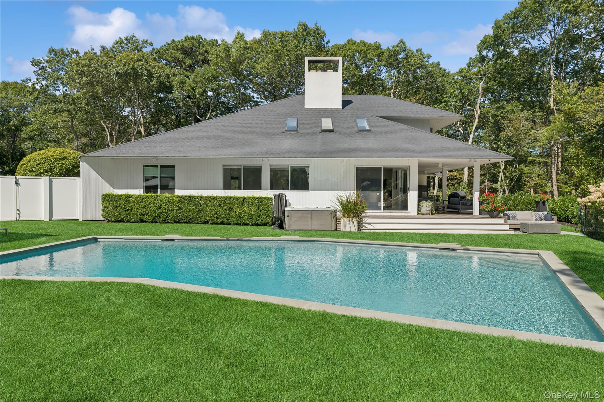 10 Lakewood Lane