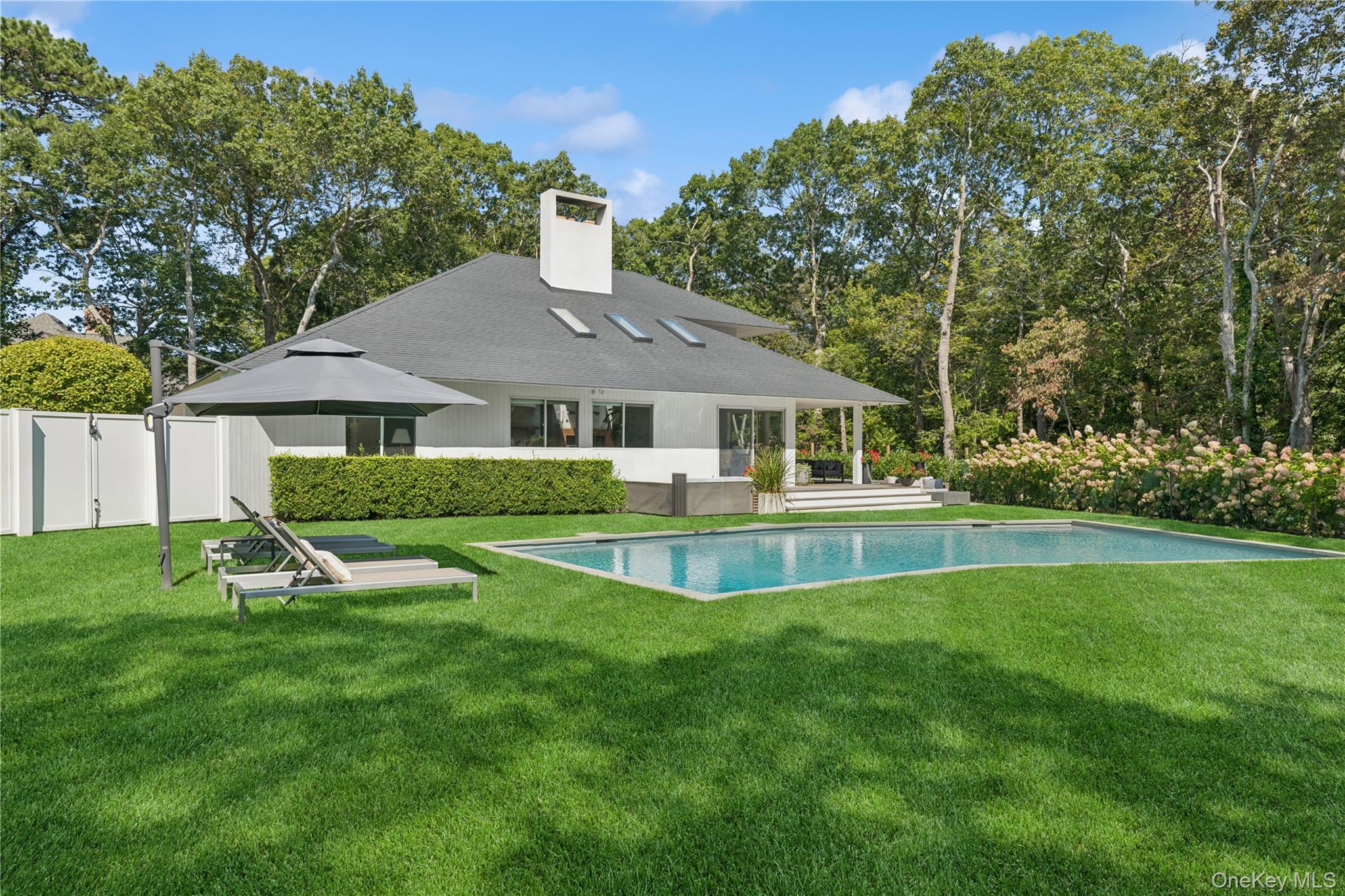 10 Lakewood Lane