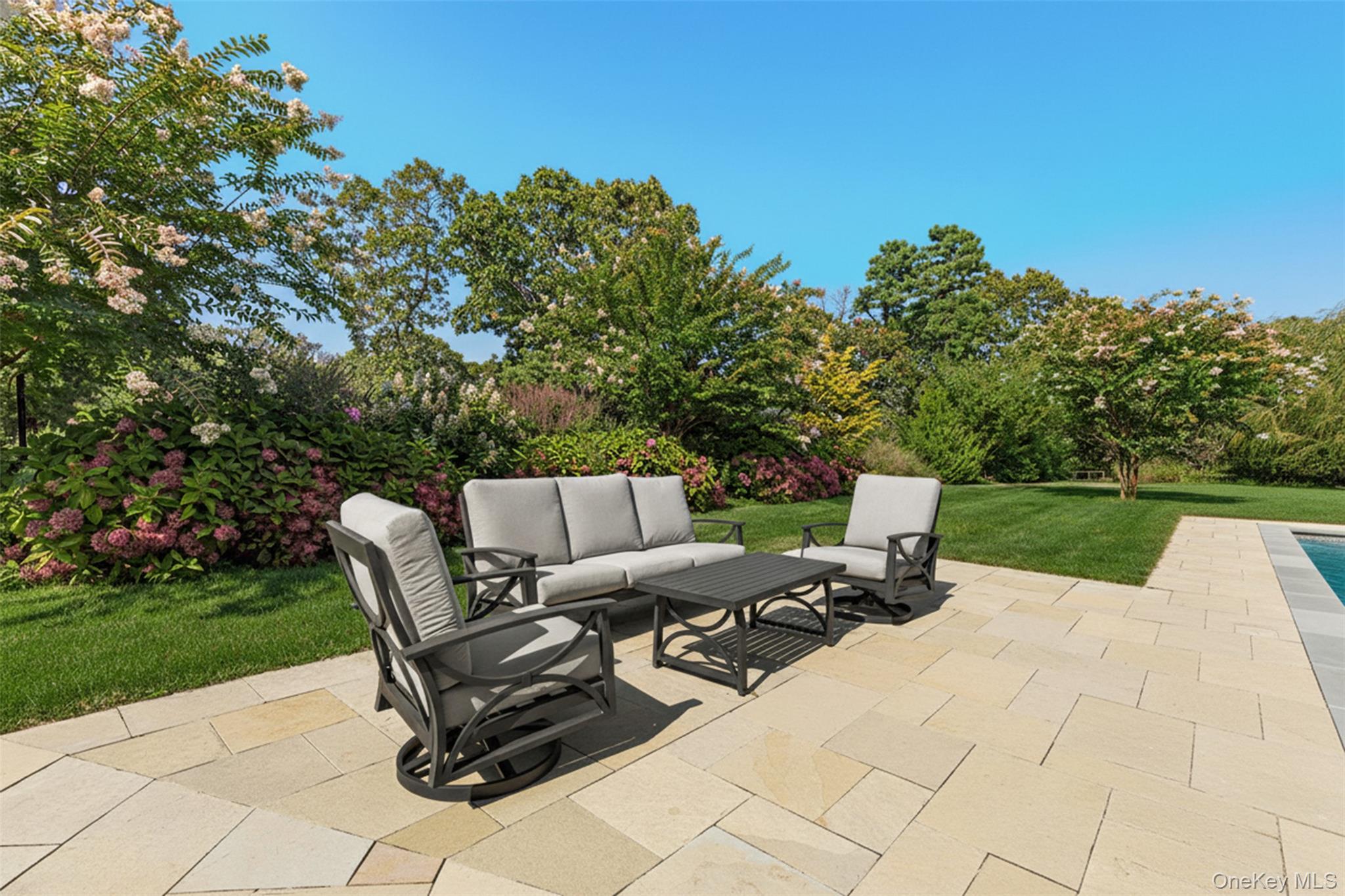 89 Old Canoe Place Road