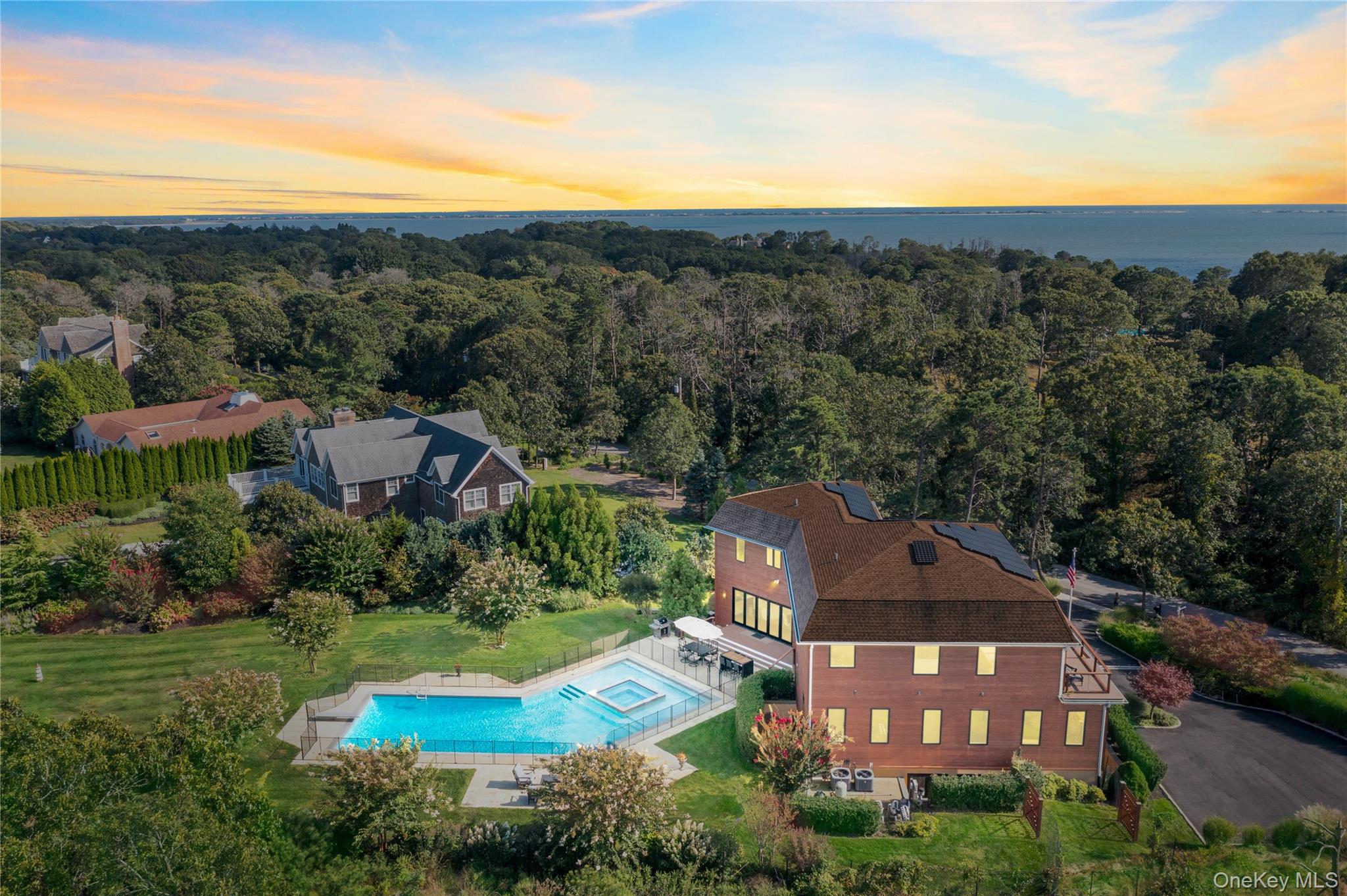 89 Old Canoe Place Road