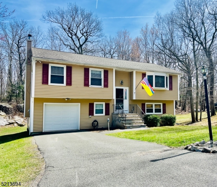 7 Forest Dr