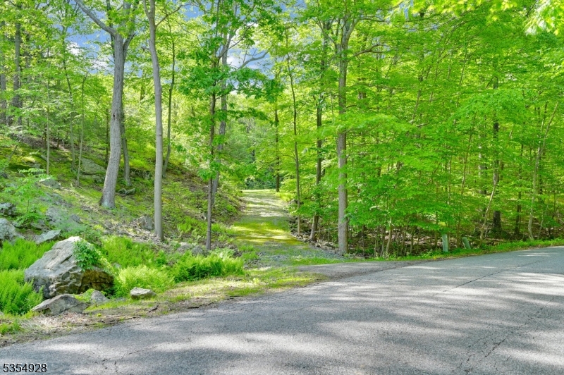 202/207 Rockburn Pass