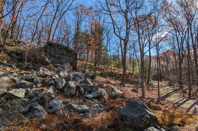 202/207 Rockburn Pass