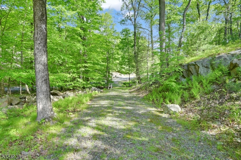 202/207 Rockburn Pass