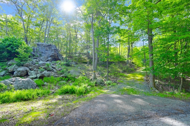 202/207 Rockburn Pass
