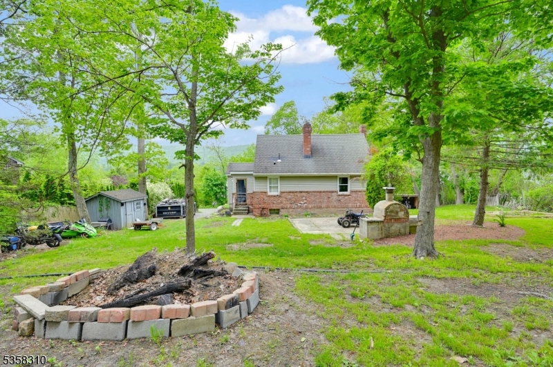 104 Lake Park Ter