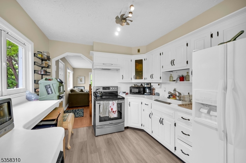 104 Lake Park Ter