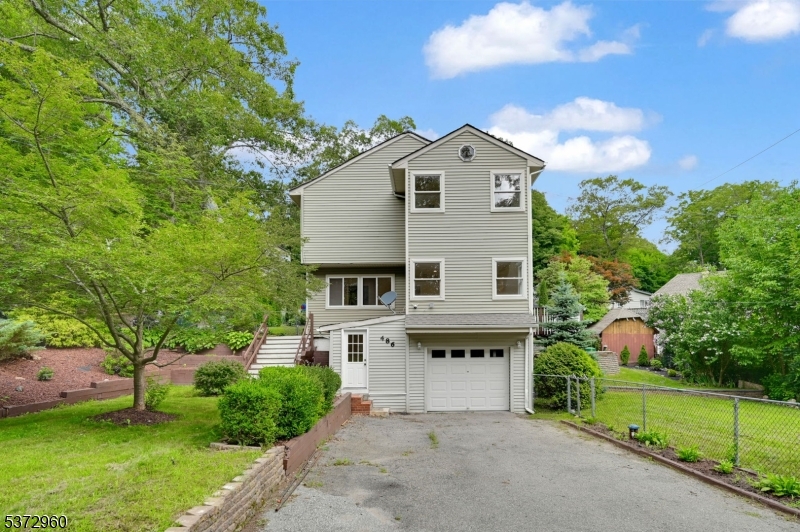 486 Lake Shore Dr