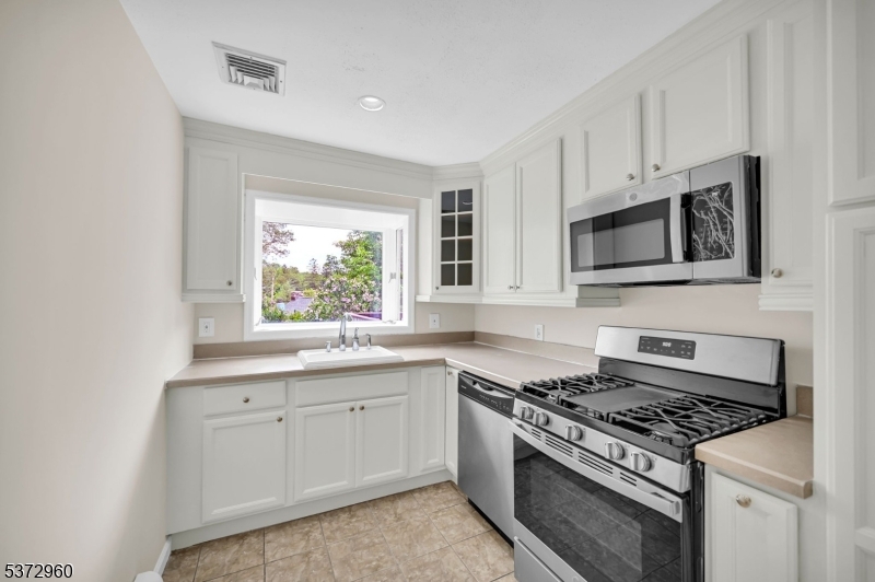 486 Lake Shore Dr