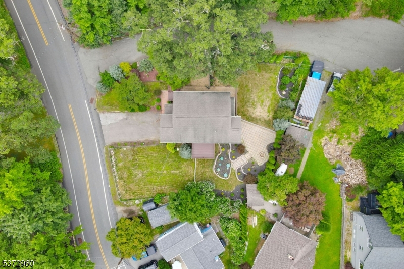 486 Lake Shore Dr