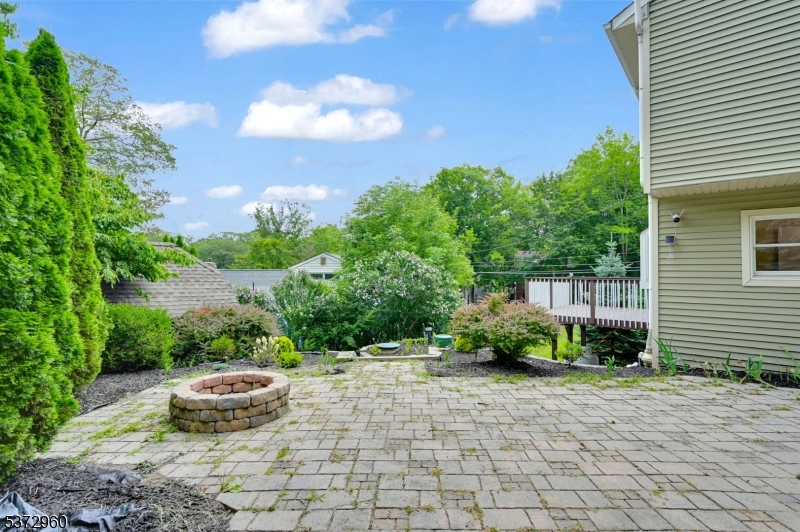 486 Lake Shore Dr