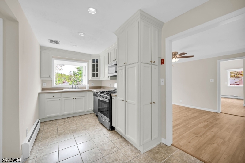 486 Lake Shore Dr