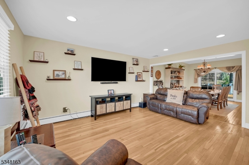 28 Bisset Dr