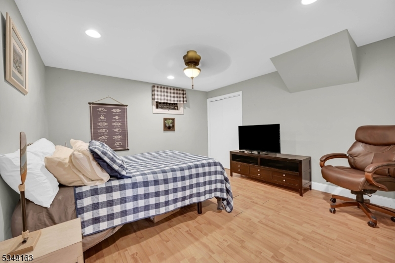 28 Bisset Dr