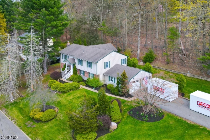 28 Bisset Dr
